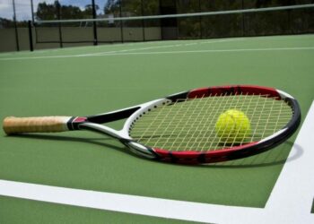 Hướng dẫn chơi tennis bằng hình ảnh