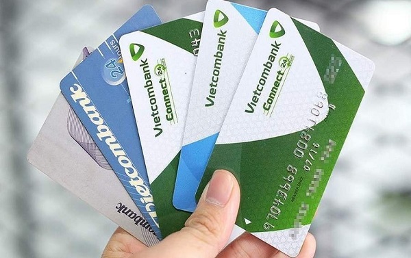 Hướng dẫn rút tiền bằng thẻ atm vietcombank