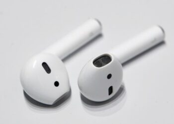 Hướng dẫn sạc tai nghe bluetooth