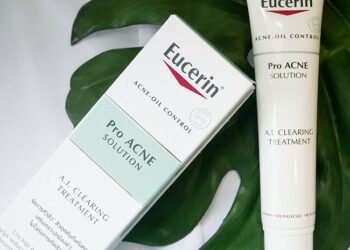 Review bộ sản phẩm trị mụn eucerin