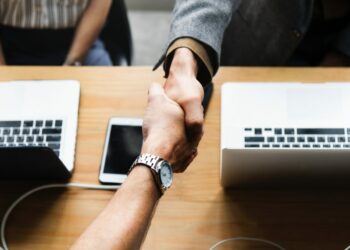 Review exness https:brokertop10.com