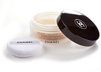 Review phấn phủ chanel