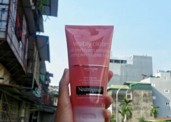 Sữa rửa mặt neutrogena visibly clear review